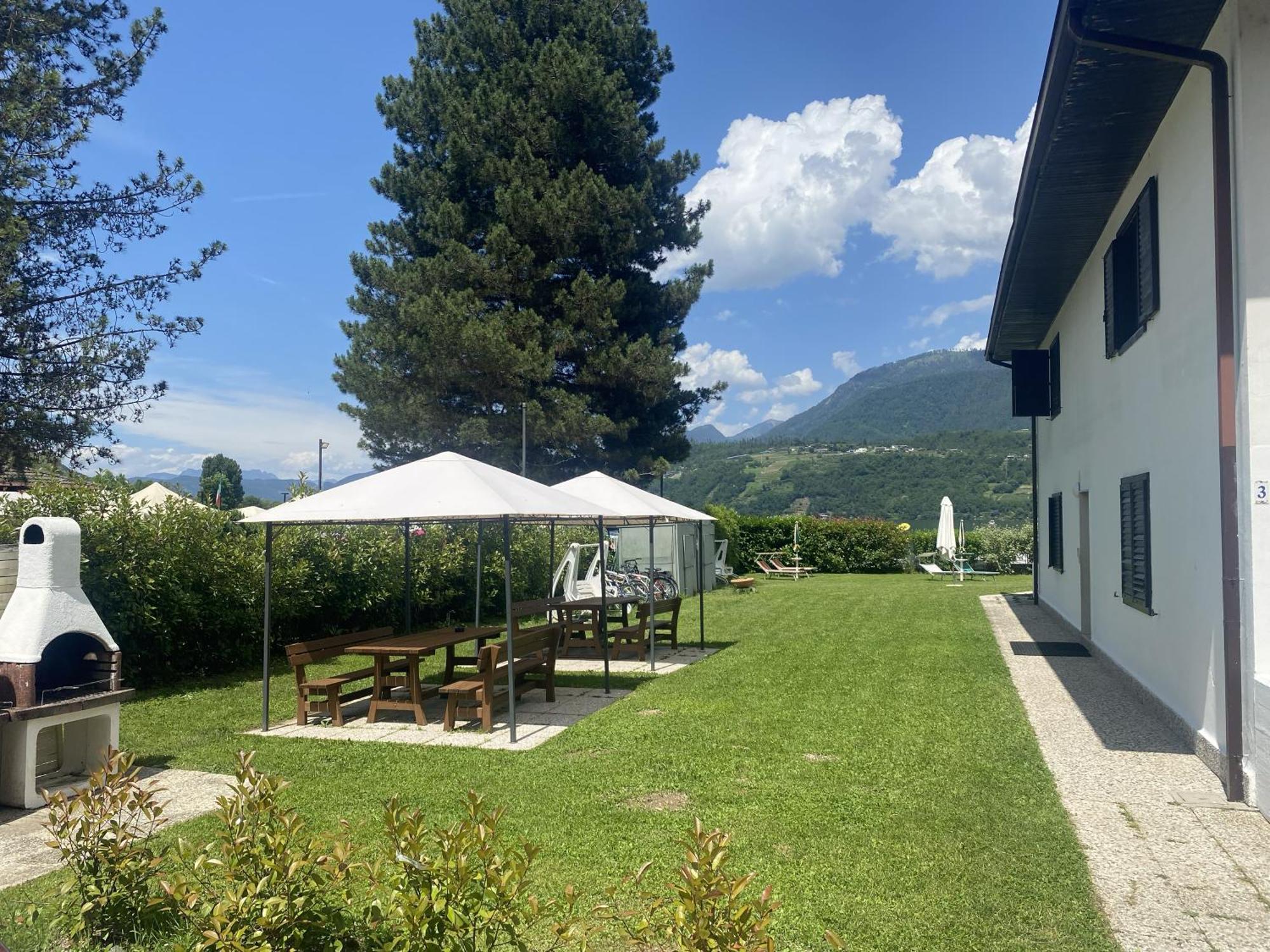 Fronte LagoResidencegarden, Moderno Appartamento Calceranica al Lago Exterior foto